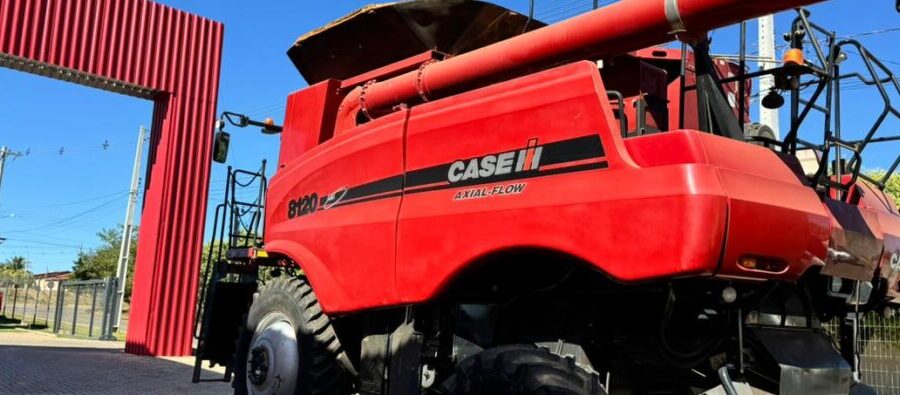 8-COLHEITADEIRA 8120 – CASE IH